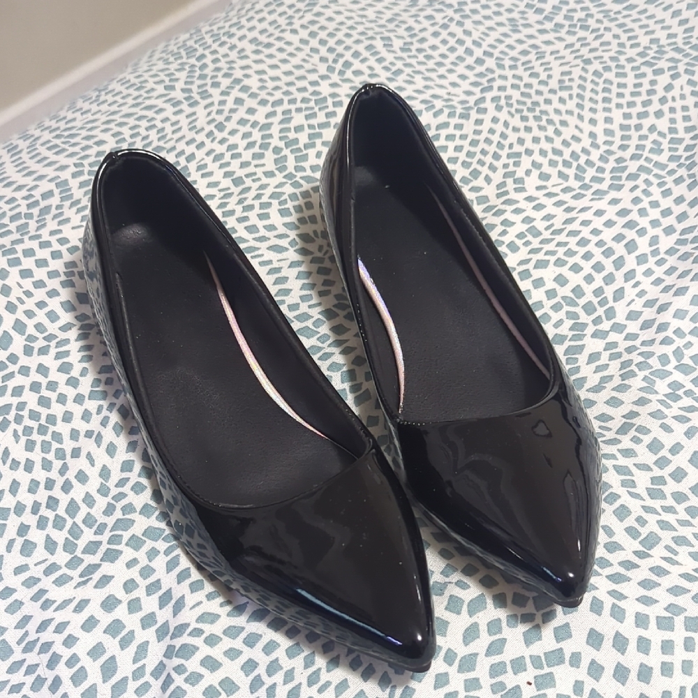 Elegant Black Patent Leather Flats
